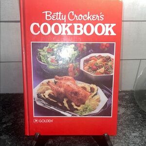 Betty Crocker's Cookbook 1987 printing. Lots of Retro recipe’s. 1400 recipes